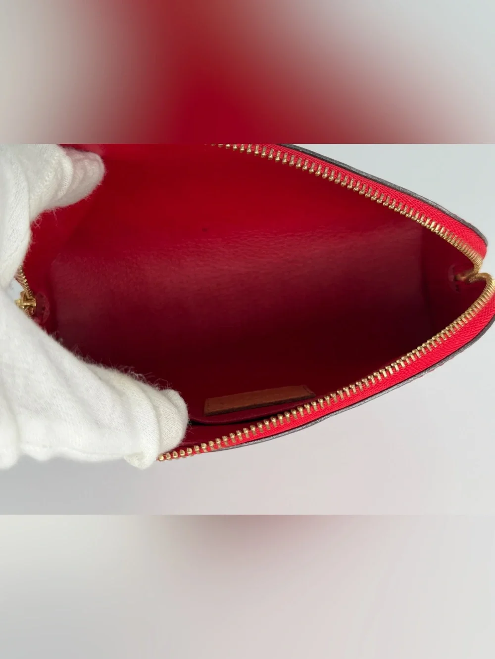 Louis Vuitton Red Vernis Monogram Cosmetic Pouch with Dust Bag and Entrupy COA - Picture 10 of 16